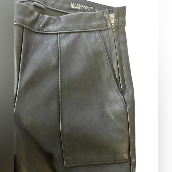 BlankNYC The Bond NWOT Vegan Faux Leather Mid-Rise Skinny Pants Size24 Ankle Zip - Picture 6 of 12